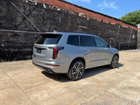 Used 2023 Cadillac XT6 Sport w/ Technology Package AWD/4WD image 7