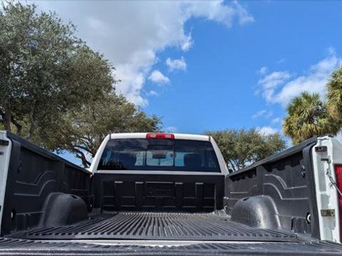 Used 2017 RAM 2500 Tradesman w/ Chrome Appearance Group image 12