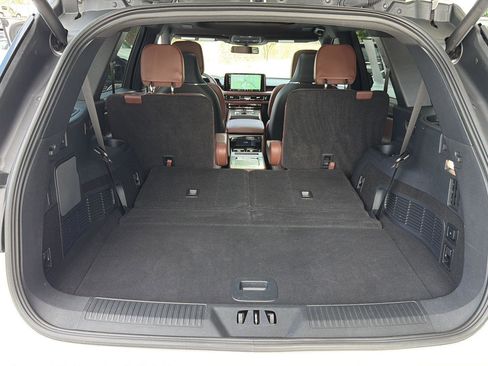 Used 2025 Lincoln Aviator Reserve w/ Equipment Group 201A AWD/4WD image 35