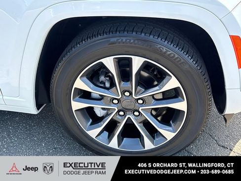 Used 2023 Jeep Grand Cherokee Overland w/ Luxury Tech Group IV AWD/4WD image 7