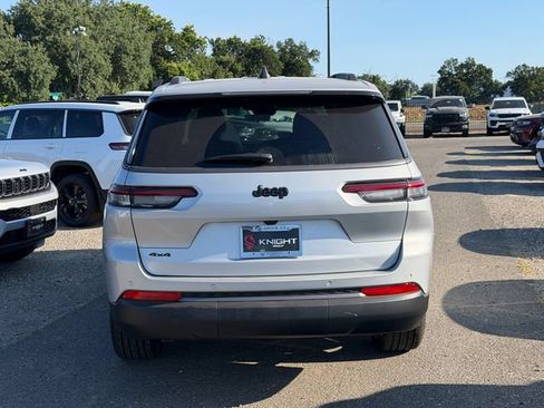 New 2026 Jeep Grand Cherokee L Limited w/ Limited Altitude Package AWD/4WD image 7