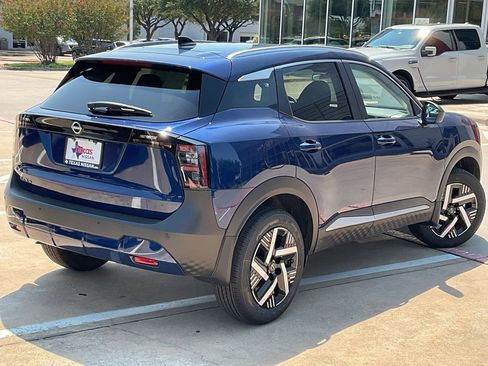 New 2026 Nissan Kicks SV image 5