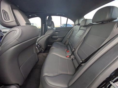 Used 2025 Mercedes-Benz C 300 4MATIC Sedan image 11