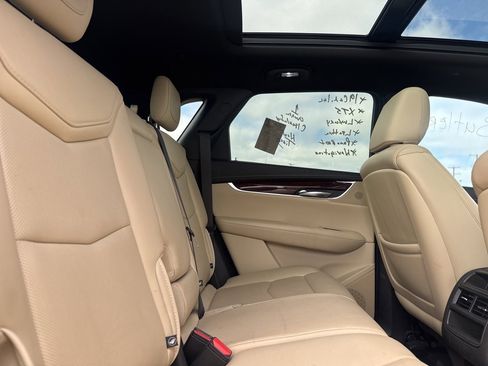 Used 2019 Cadillac XT5 Luxury w/ LPO, Radiant Package image 33