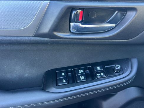 Used 2018 Subaru Outback 2.5i Premium image 11