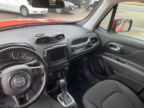 Used 2018 Jeep Renegade Altitude w/ Safety & Security Group image 14