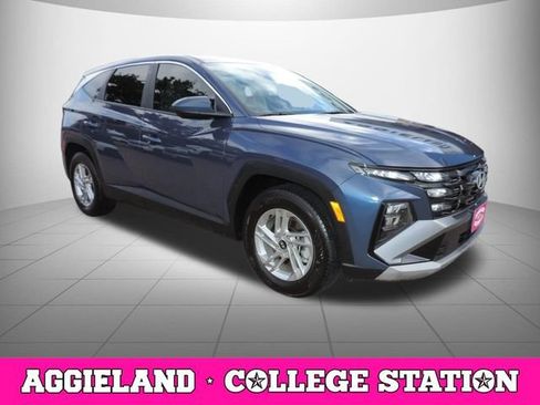 Used 2025 Hyundai Tucson SE FWD image 3