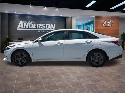 Certified 2021 Hyundai Elantra SEL w/ Convenience Package FWD image 5