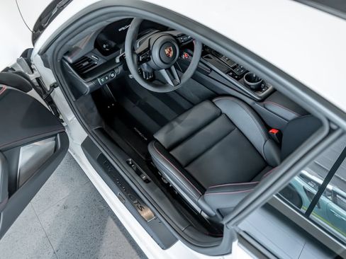 Certified 2026 Porsche 911 Carrera GTS RWD image 4