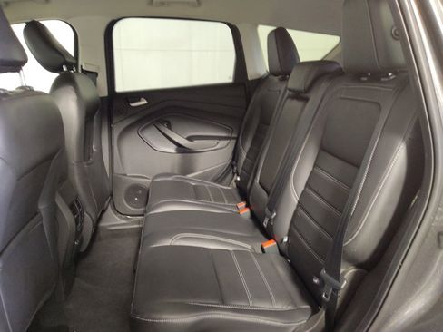 Used 2019 Ford Escape Titanium w/ U9j03 - Titanium Tow Package image 18