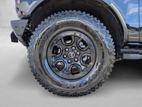 Used 2024 Ford Bronco Wildtrak image 25