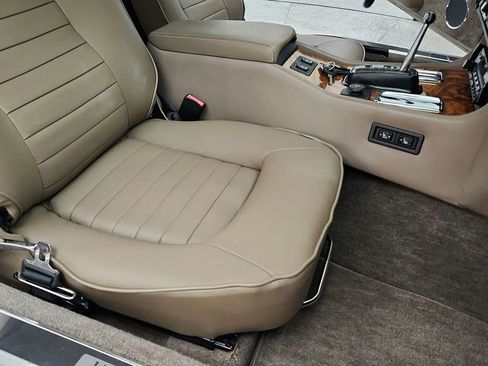 Used 1988 Jaguar XJS V12 Convertible image 26