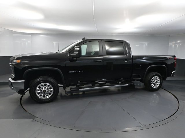 Used 2025 Chevrolet Silverado 2500 LT w/ Convenience Package AWD/4WD image 8