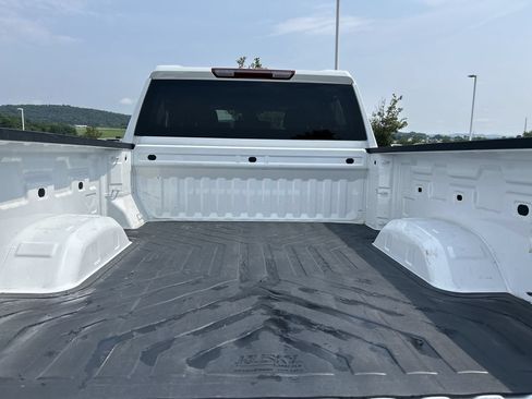 Used 2024 Chevrolet Silverado 2500 LTZ AWD/4WD image 9