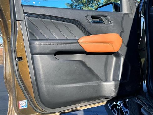 Used 2023 GMC Canyon AT4 w/ Technology Package image 24