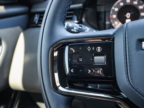 New 2026 Land Rover Range Rover Velar Dynamic SE image 38