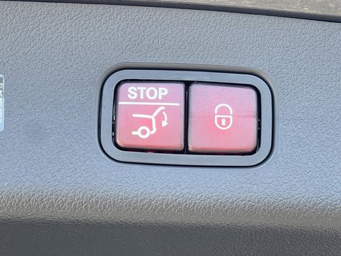 New 2025 Mercedes-Benz GLC 350e 4MATIC image 16