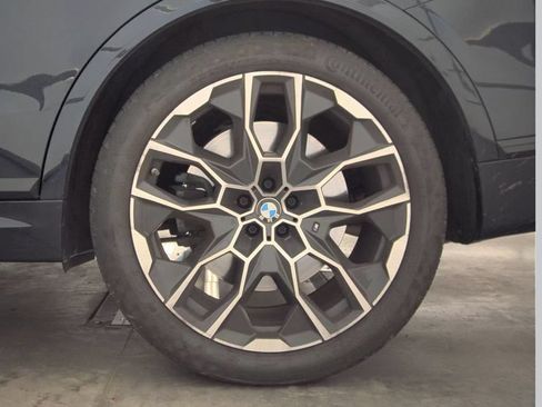 Used 2025 BMW X7 M60i AWD/4WD image 15