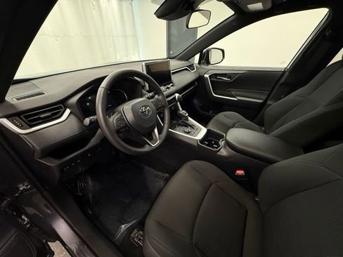 Certified 2025 Toyota RAV4 SE w/ Convenience Package image 11