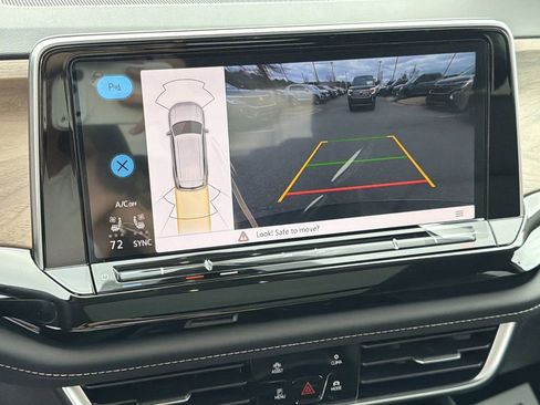 New 2026 Volkswagen Atlas SE FWD image 32