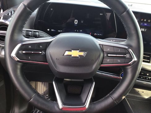 Used 2025 Chevrolet Equinox LT w/ Convenience Package II AWD/4WD image 16