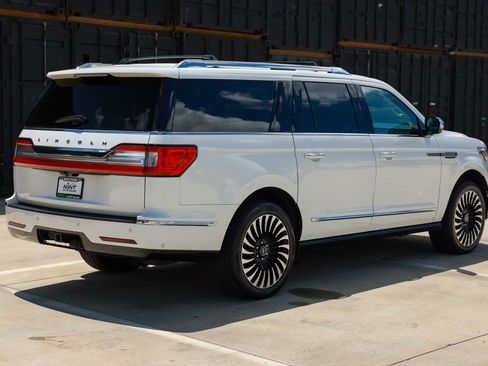 Used 2020 Lincoln Navigator L Black Label w/ Cargo Convenience Package AWD/4WD image 15