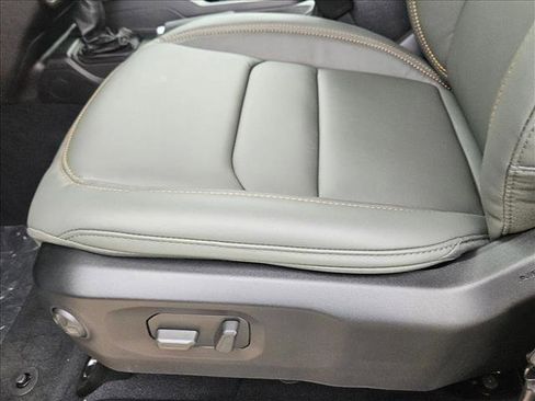 New 2025 Jeep Gladiator Mojave w/ Convenience Group image 4