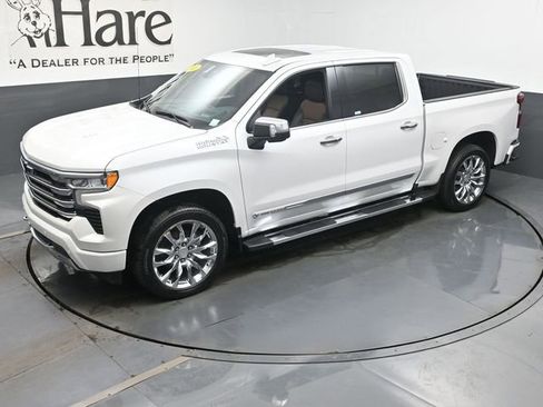 Used 2023 Chevrolet Silverado 1500 High Country w/ High Country Premium Package AWD/4WD image 43