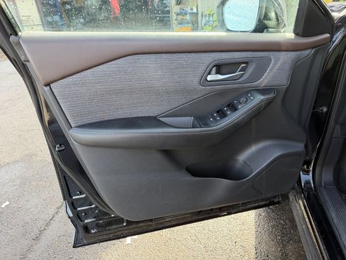 Used 2023 Nissan Rogue SV AWD/4WD image 19