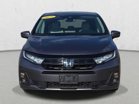 Used 2025 Honda Odyssey Touring image 2