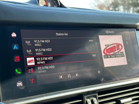 Used 2022 Porsche Cayenne GTS image 38