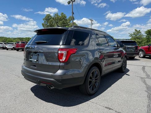 Used 2018 Ford Explorer XLT w/ Equipment Group 202A FWD image 6