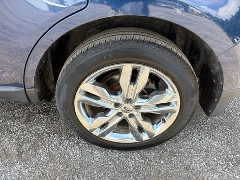 Used 2012 Ford Edge SEL FWD image 21