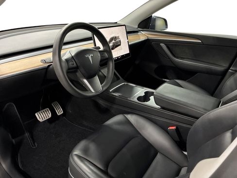 Certified 2023 Tesla Model Y Performance AWD/4WD image 9