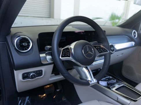 Used 2026 Mercedes-Benz GLB 250 image 15