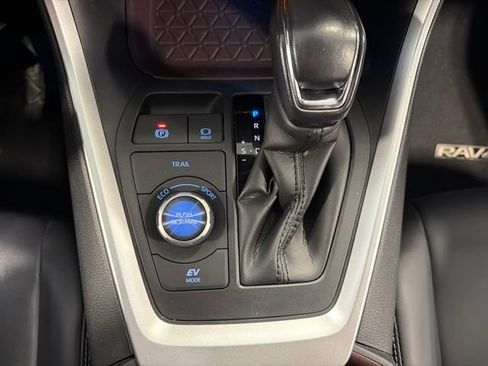 Used 2019 Toyota RAV4 Limited w/ Carpet Mat Package AWD/4WD image 23