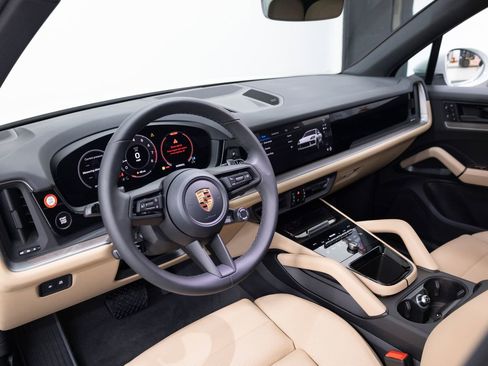 New 2026 Porsche Cayenne image 4
