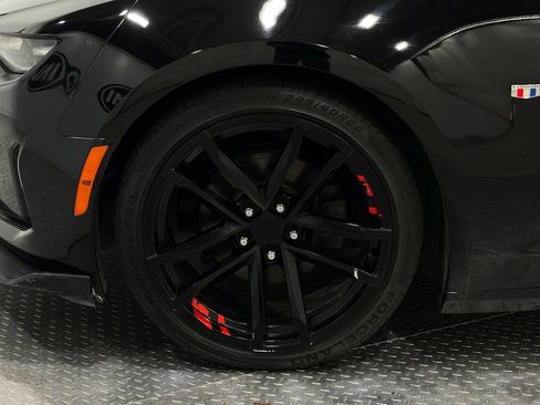 Used 2019 Chevrolet Camaro LT RWD image 32