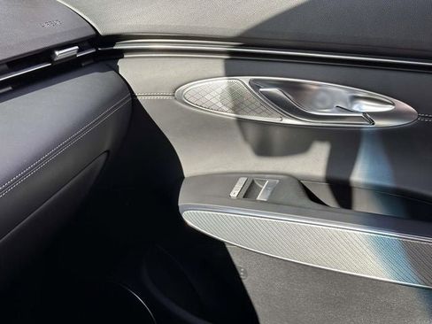 Used 2025 Genesis GV70 3.5T Sport image 30