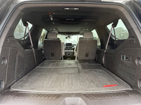 Used 2022 GMC Yukon XL SLT w/ SLT Premium Package image 20