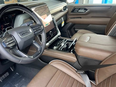 New 2026 GMC Yukon Denali Ultimate AWD/4WD image 7