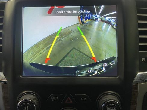 Used 2018 RAM 1500 Laramie image 38