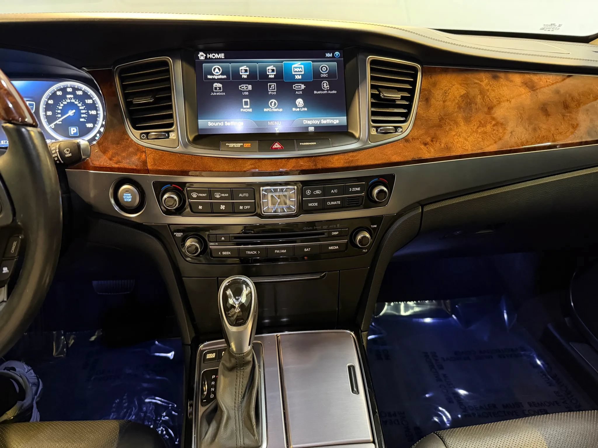 Used 2016 Hyundai Equus Ultimate RWD image 17