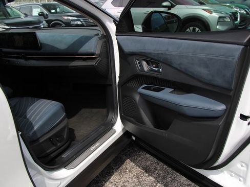 Certified 2023 Nissan Ariya image 32