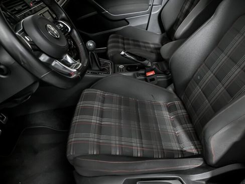 Used 2020 Volkswagen GTI S image 17