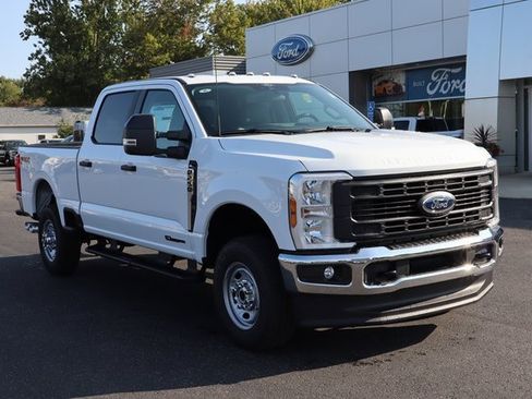 New 2026 Ford F250 XL image 2