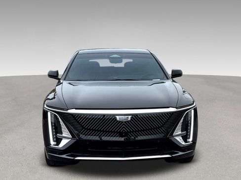 Used 2025 Cadillac Lyriq Luxury RWD image 2