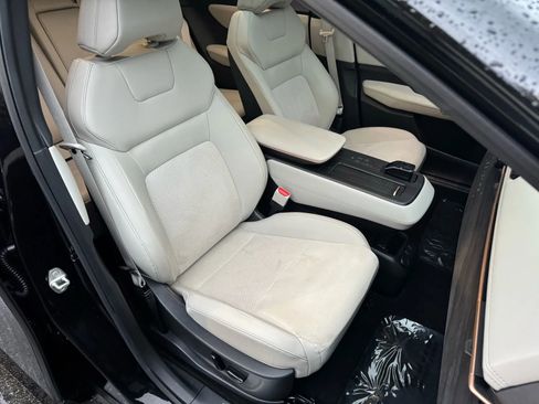 Used 2024 Nissan Ariya AWD image 24