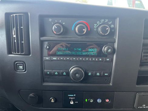 Used 2019 Chevrolet Express 3500 w/ Driver Convenience Package image 16