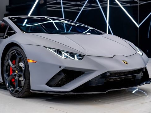 Used 2020 Lamborghini Huracan EVO image 6